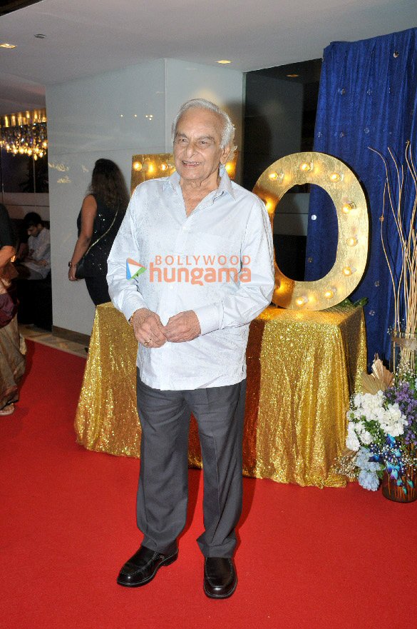 photos celebs snapped at sonu nigams 50th birthday celebrations at sahara star 18