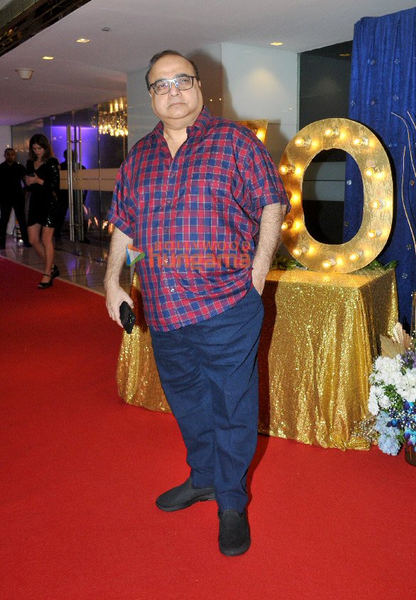 photos celebs snapped at sonu nigams 50th birthday celebrations at sahara star 6