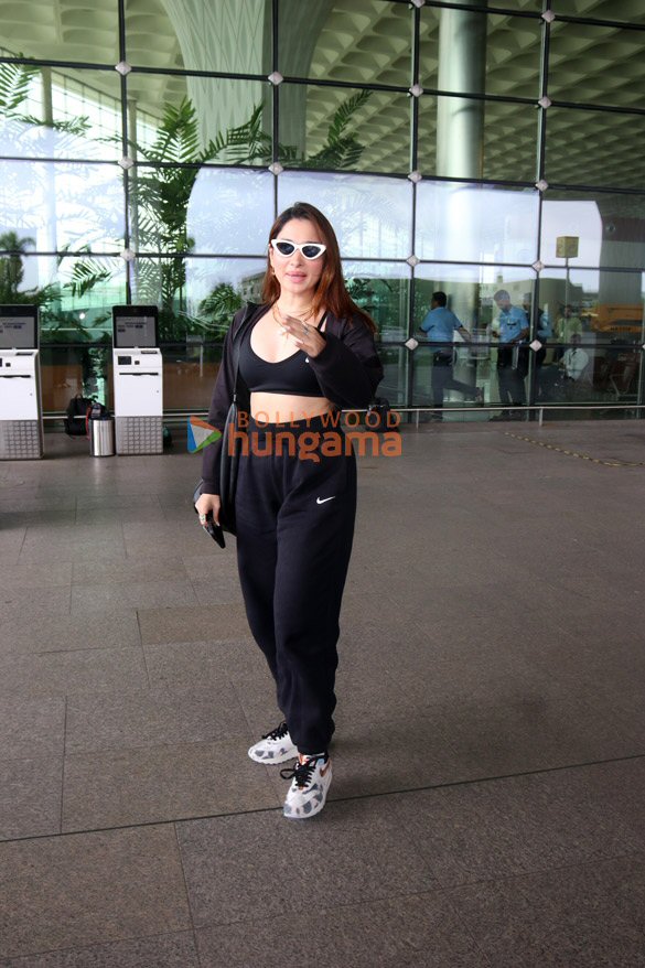 photos deepika padukone john abraham sharvari wagh and others snapped at the airport 2