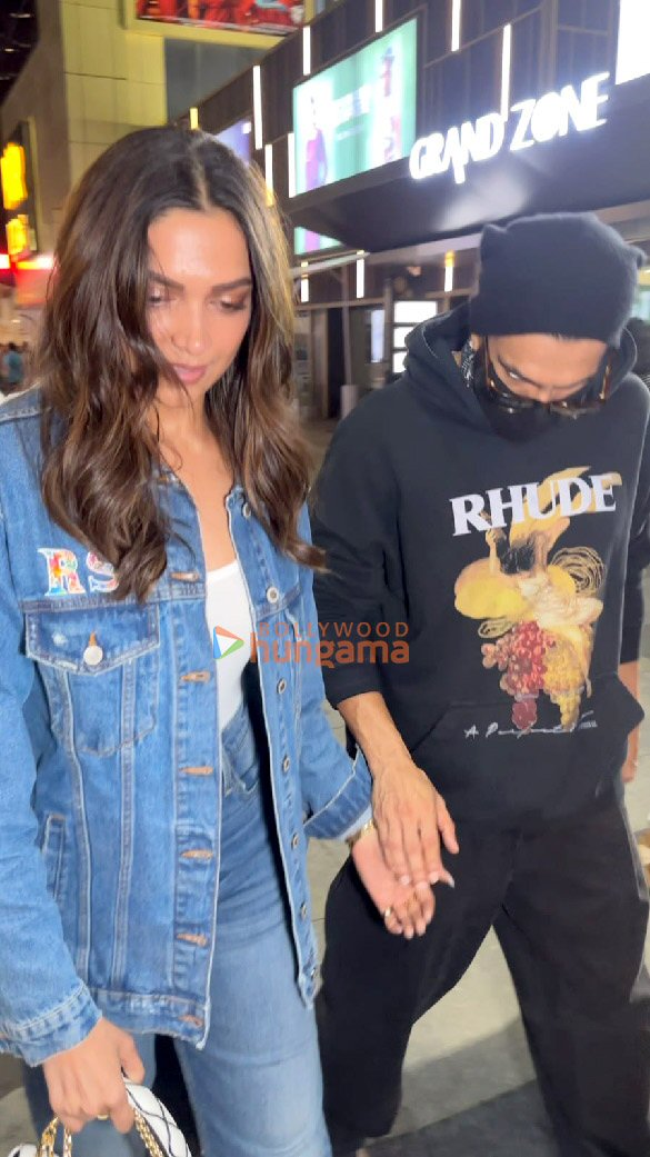 photos deepika padukone and ranveer singh snapped outside pvr lower parel 2