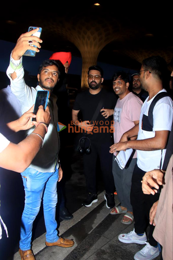 photos janhvi kapoor krystle dsouza rakhi sawant and others snapped at the airport 1 2