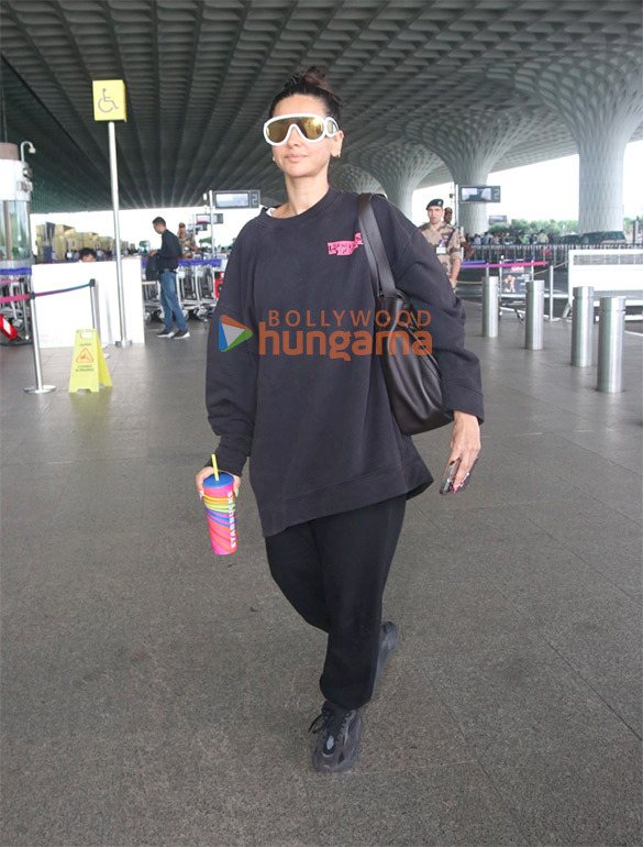 photos janhvi kapoor krystle dsouza rakhi sawant and others snapped at the airport1