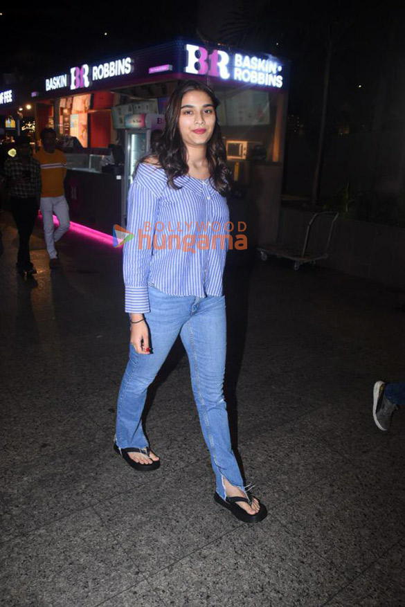 photos janhvi kapoor krystle dsouza rakhi sawant and others snapped at the airport4 2