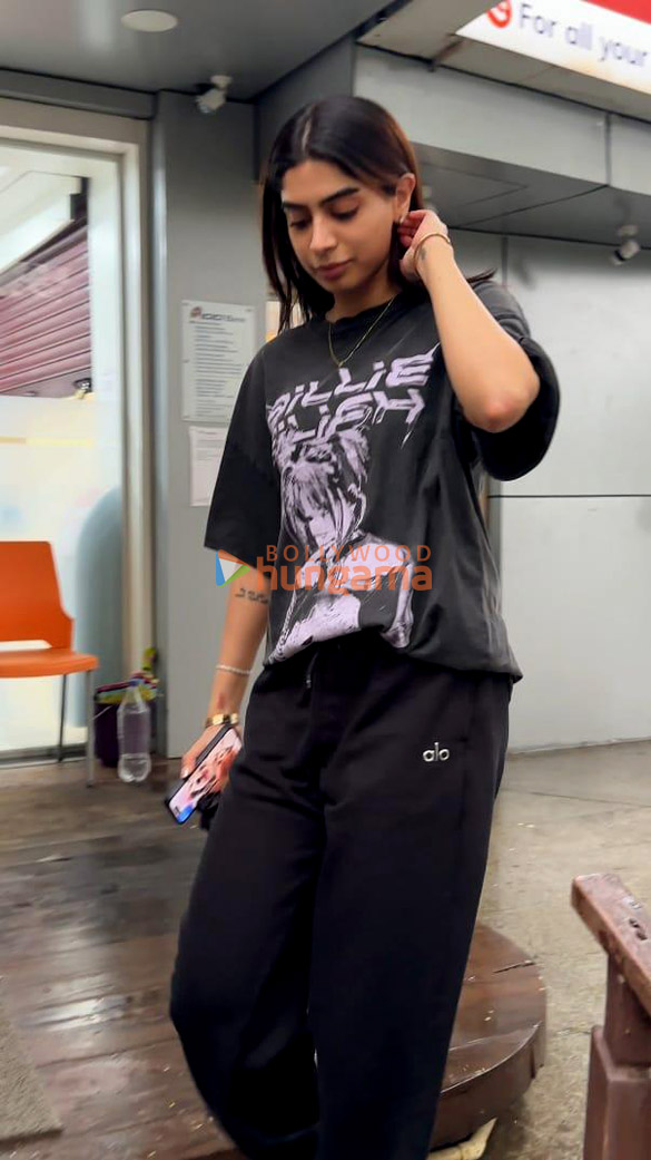 photos khushi kapoor snapped at the gym 2 2