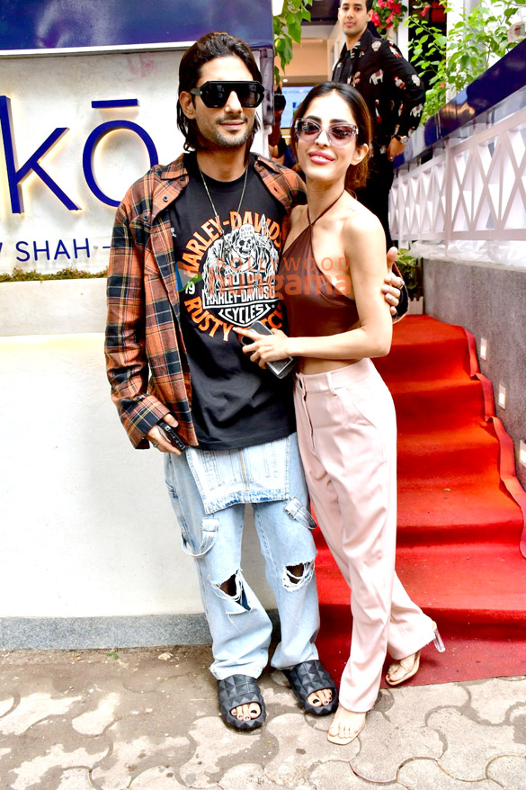photos prateik patil babbar snapped with girlfriend priya banerjee at kenko 2