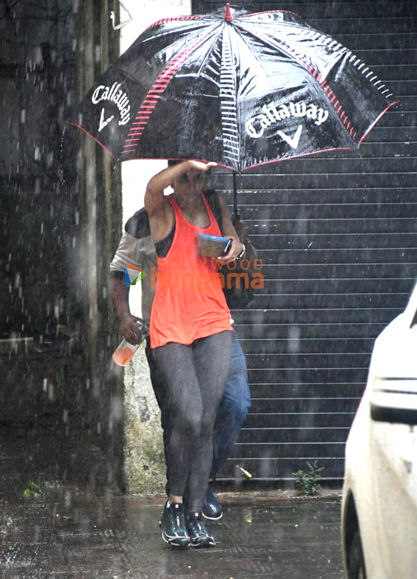photos rakul preet singh snapped outside a dance class 1