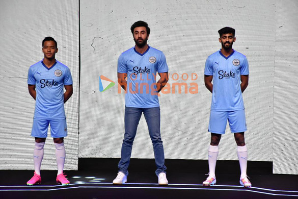 photos ranbir kapoor snapped at mumbai city football club event 6