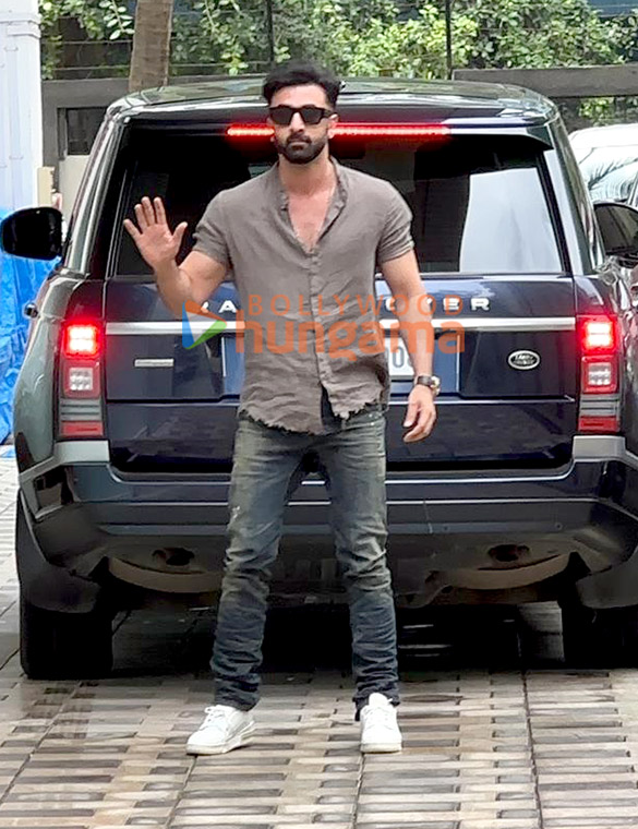 photos ranbir kapoor snapped at t series office in andheri 1 7