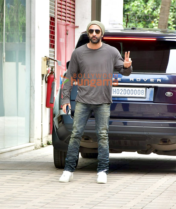photos ranbir kapoor snapped at t series office in andheri 4 5