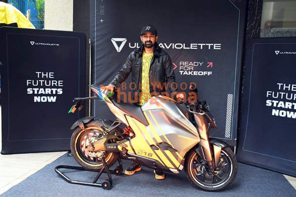 photos rannvijay singh was snapped while taking the delivery of the f77 electric superbike in khar 2