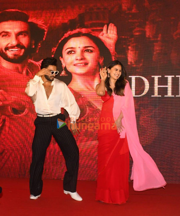 photos ranveer singh alia bhatt tota roy chowdhary and churni ganguly launch dhindhora baje re in kolkata 9