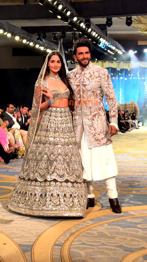 photos ranveer singh alia bhatt and other celebs snapped at the bridal couture show 2023 organized by manish malhotra in mumbai 10