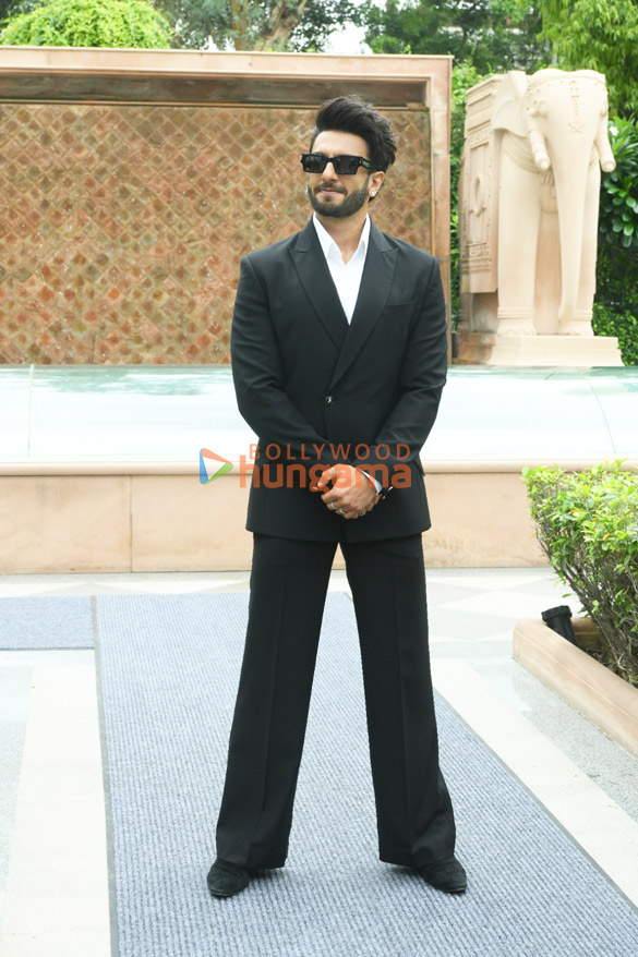 photos ranveer singh and alia bhatt snapped promoting their film rocky aur rani kii prem kahaani 4