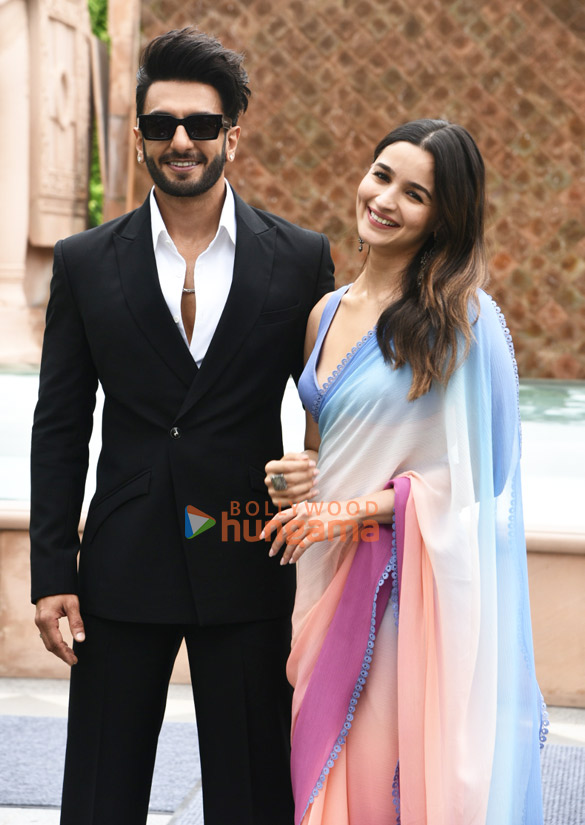 photos ranveer singh and alia bhatt snapped promoting their film rocky aur rani kii prem kahaani 6