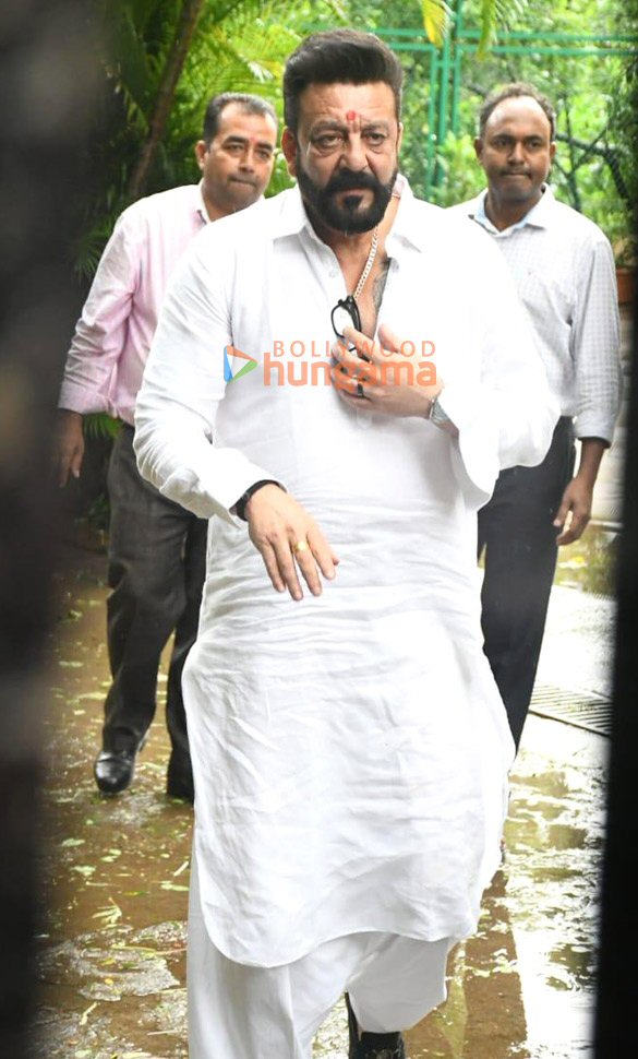 photos sanjay dutt spotted outside his residence with his fans while celebrating his birthday 3