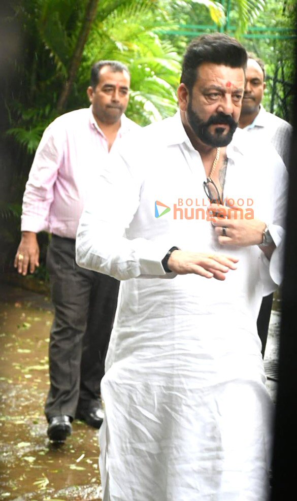 photos sanjay dutt spotted outside his residence with his fans while celebrating his birthday 4