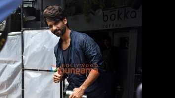 Photos: Shahid Kapoor spotted in Bandra
