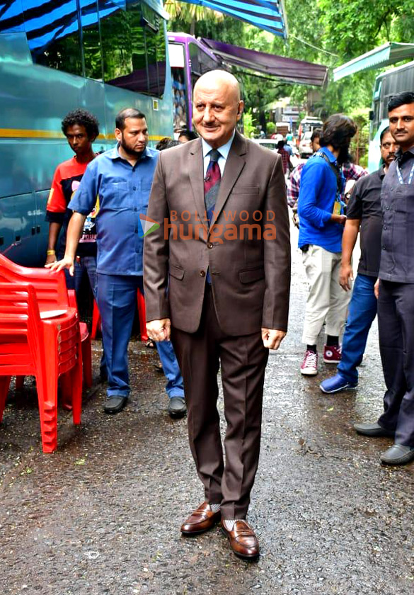 photos shilpa shetty anupam kher and arjun bijlani snapped on the sets of the show indias got talent 5