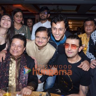 Photos: Sonu Nigam, Arun Govil & others snapped at Anup Jalota's 70th birthday party
