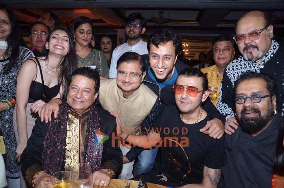 photos sonu nigam arun govil others snapped at anup jalotas 70th birthday party 6