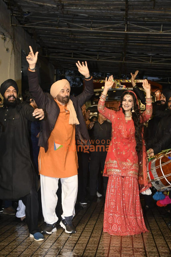 photos sunny deol ameesha patel and others grace the trailer launch of gadar 2 3