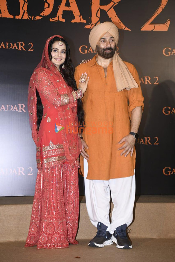 photos sunny deol ameesha patel and others grace the trailer launch of gadar 2 777 4