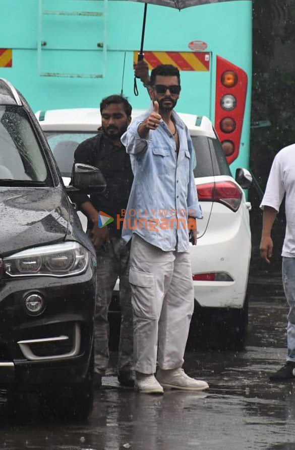 photos tamannaah bhatia shruti haasan and angad bedi spotted on location for a shoot in bandra 1