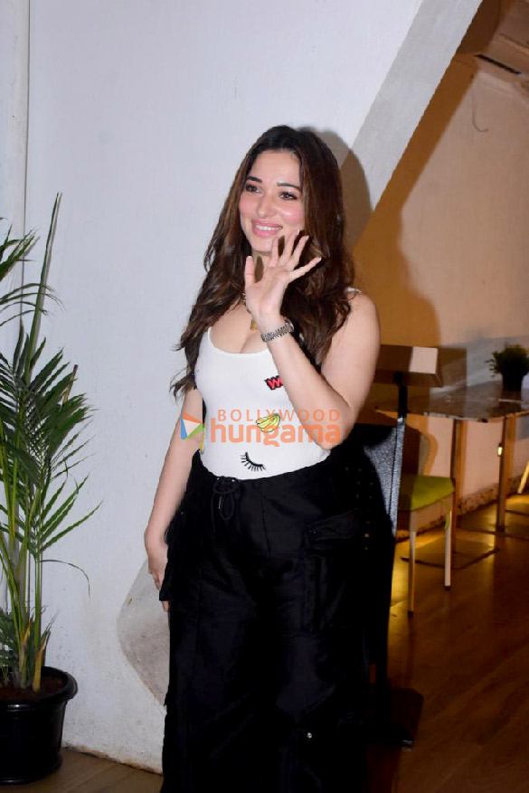 photos tamannaah bhatia spotted in bandra 1