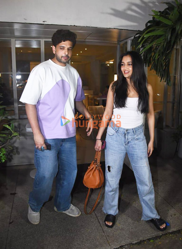 photos tejasswi prakash and karan kundrra snapped at sequel cafe in bandra 4