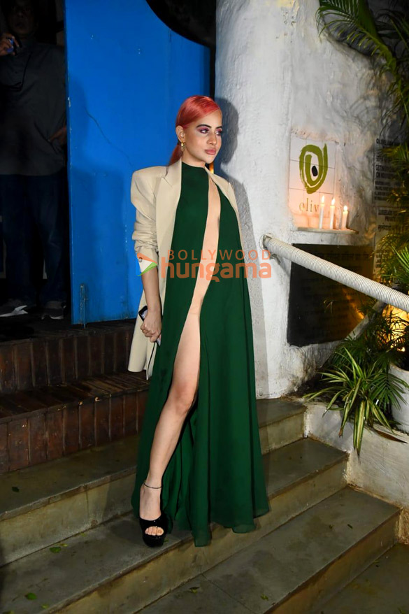 photos uorfi javed snapped at olive bar and restaurant in khar 1 4