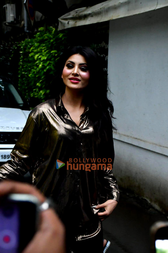 Photos: Urvashi Rautela snapped in Juhu Photos: Urvashi Rautela snapped in Juhu