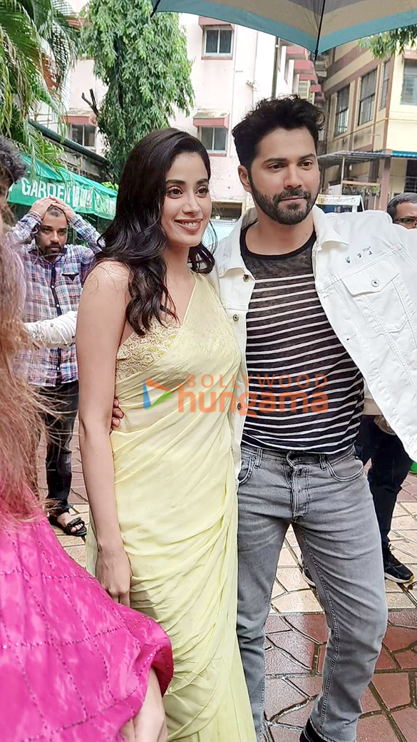 Photos: Varun Dhawan and Janhvi Kapoor snapped promoting Bawaal at National College | Parties & Events – Bollywood Hungama