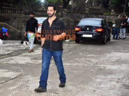 Photos: Varun Dhawan snapped in Bandra