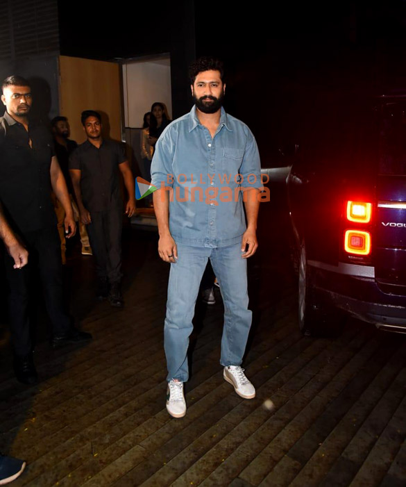 photos vicky kaushal snapped in bandra 4 2