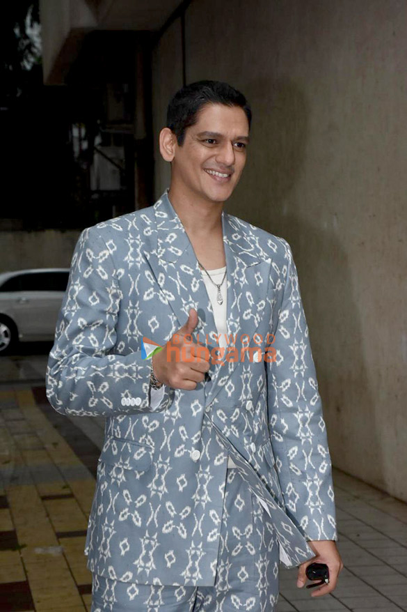 photos vijay varma snapped in khar 3