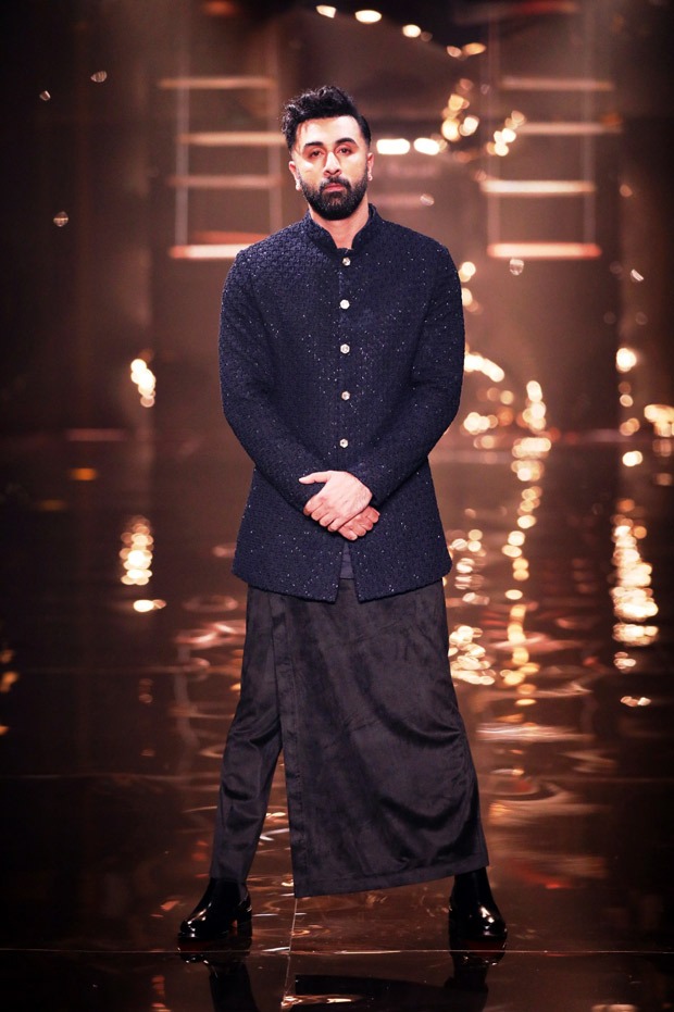 Ranbir Kapoor turns up the heat in bandhgala and fusion lungi pants as he walks the ramp for Kunal Rawal at India Couture Week