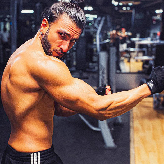 Rocky Aur Rani Kii Prem Kahaani Ranveer Singh raises the temperature flaunting his toned body in throwback photo for Rocky Randhawa prep 