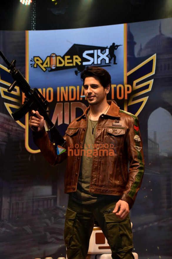 sidharth malhotra snapped at the new game launch of raider six