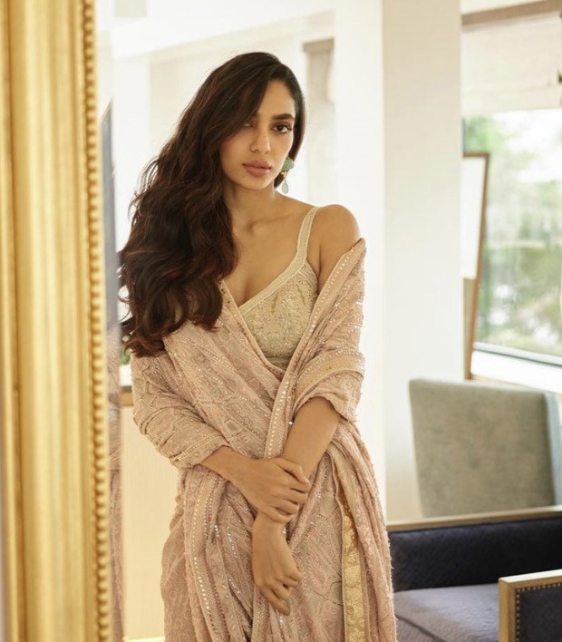 Sobhita Dhulipala brings six yards of elegance in a pastel saree by ...