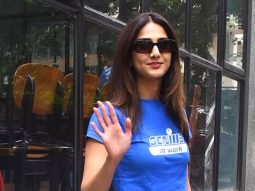 Vaani Kapoor rocks the casual look as she waves at paps