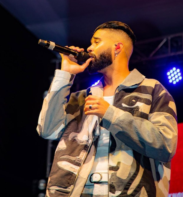 AP Dhillon and Shinda Kahlon, 'Brown Munde' duo, enthrall the crowd at a college in Mumbai, see photos