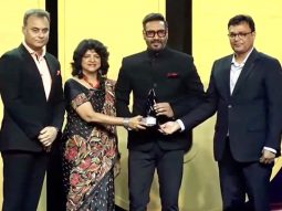 Ajay Devgn Wins ‘IAA Brand Endorser of the Year’ Award from Neeraj Roy CEO of Hungama Digital Media