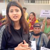 Kaccha Badam star Anjali Arora joins homeless protesters outside Jammu airport; seeks justice for them, watch