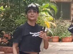 Malaika Arora waves at paps as she gets clicked for her gym class
