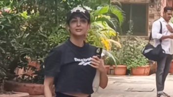 Malaika Arora waves at paps as she gets clicked for her gym class