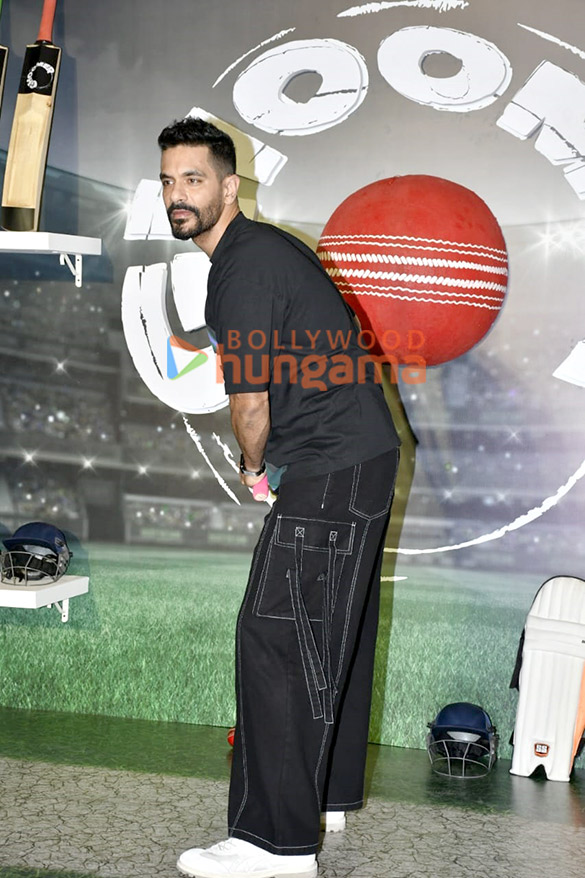 photos abhishek bachchan saiyami kher angad bedi and r balki snapped at ghoomer trailer launch 3