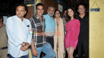 Photos: Akshay Kumar and others snapped at a dinner party at Chin Chin Chu organized by him for the exhibitors