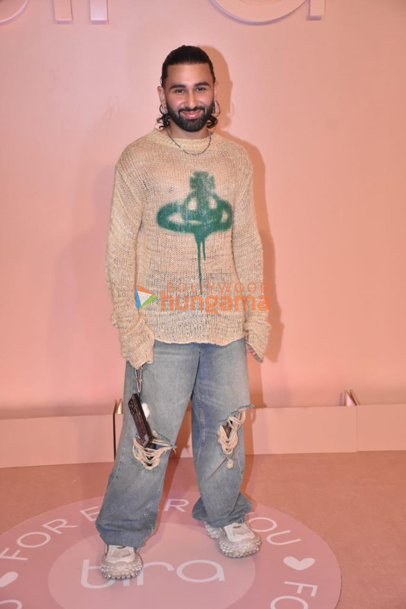 photos arjun kapoor and orhan awatramani grace the launch of tira beautys first campaign 1