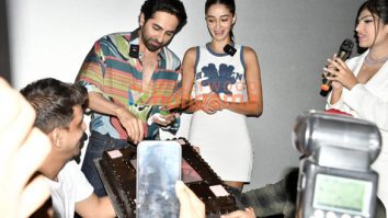 Photos: Ayushmann Khurrana & Ananya Panday snapped at Dream Girl 2 screening with fans