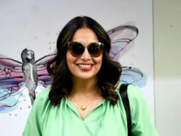 Photos: Bipasha Basu snapped at a salon in Khar